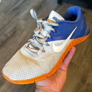 Nike Metcon 4 XD “Light Bone Royal Orange”